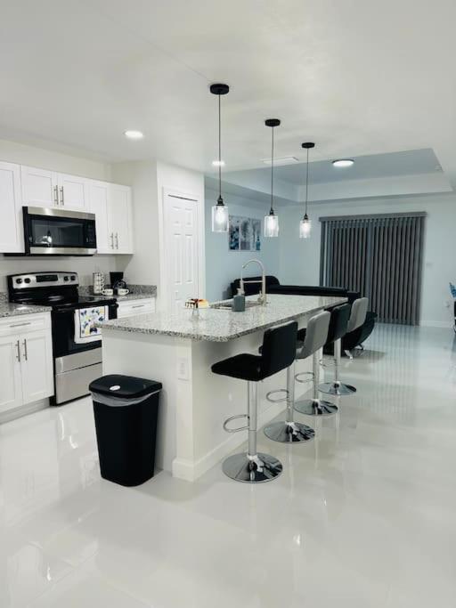 Vila White House 1 Lehigh Acres Exteriér fotografie